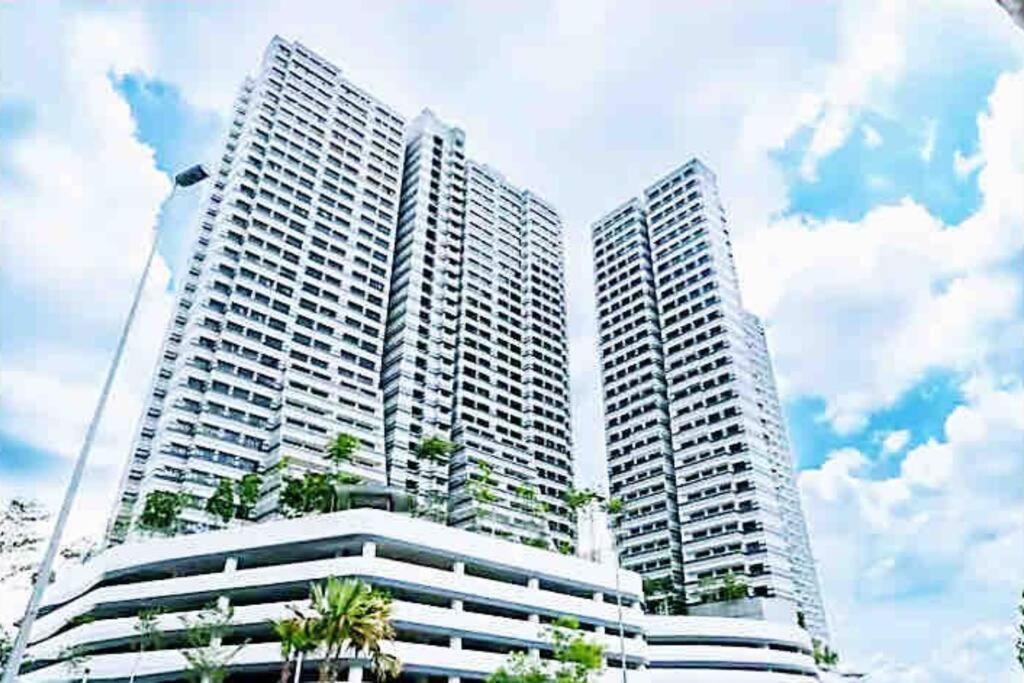 Legoland JB AGhome Medini 3room8pax bukit indah Nusajaya  Bagian luar foto